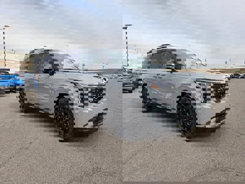 New 2026 Kia Carnival SX image 2