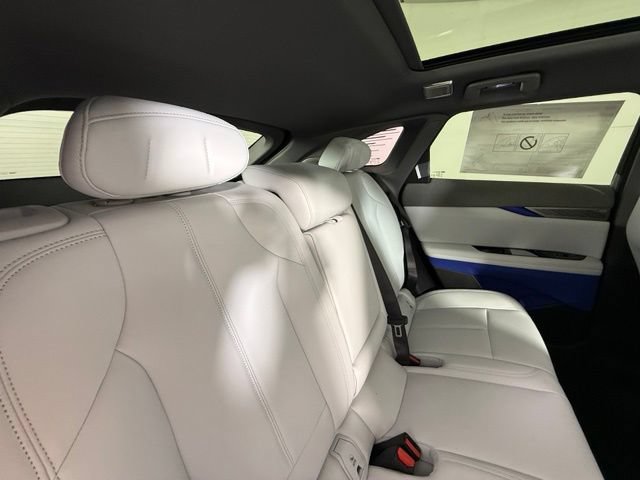 New 2026 Cadillac Optiq Sport 1 w/ LPO, ONYX Package AWD/4WD image 29