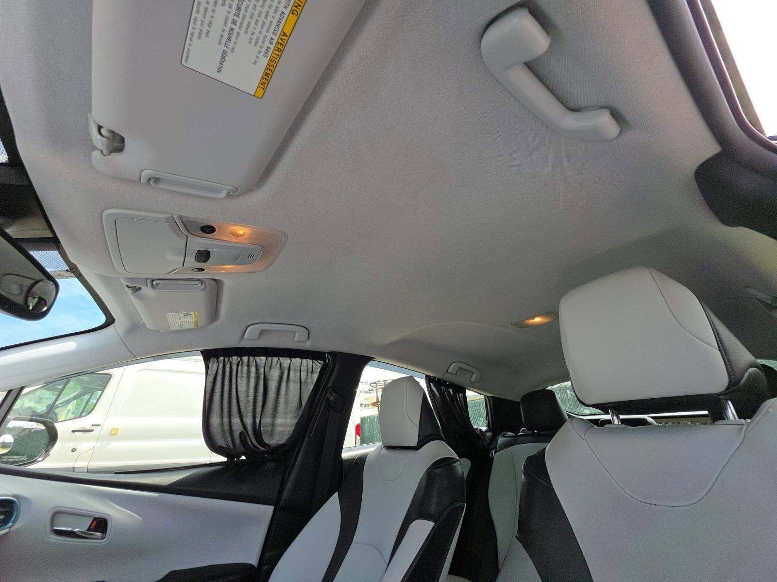 Used 2019 Toyota Prius XLE AWD/4WD image 9
