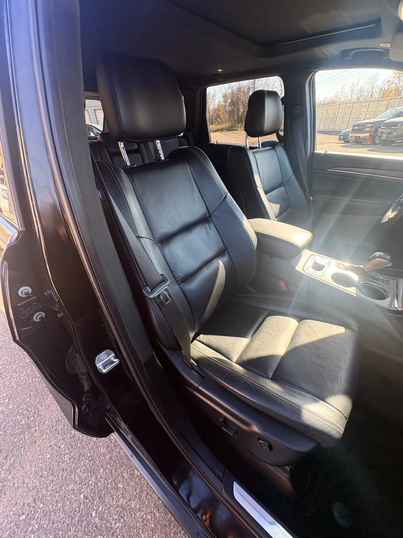 Used 2017 Jeep Grand Cherokee Limited AWD/4WD image 29