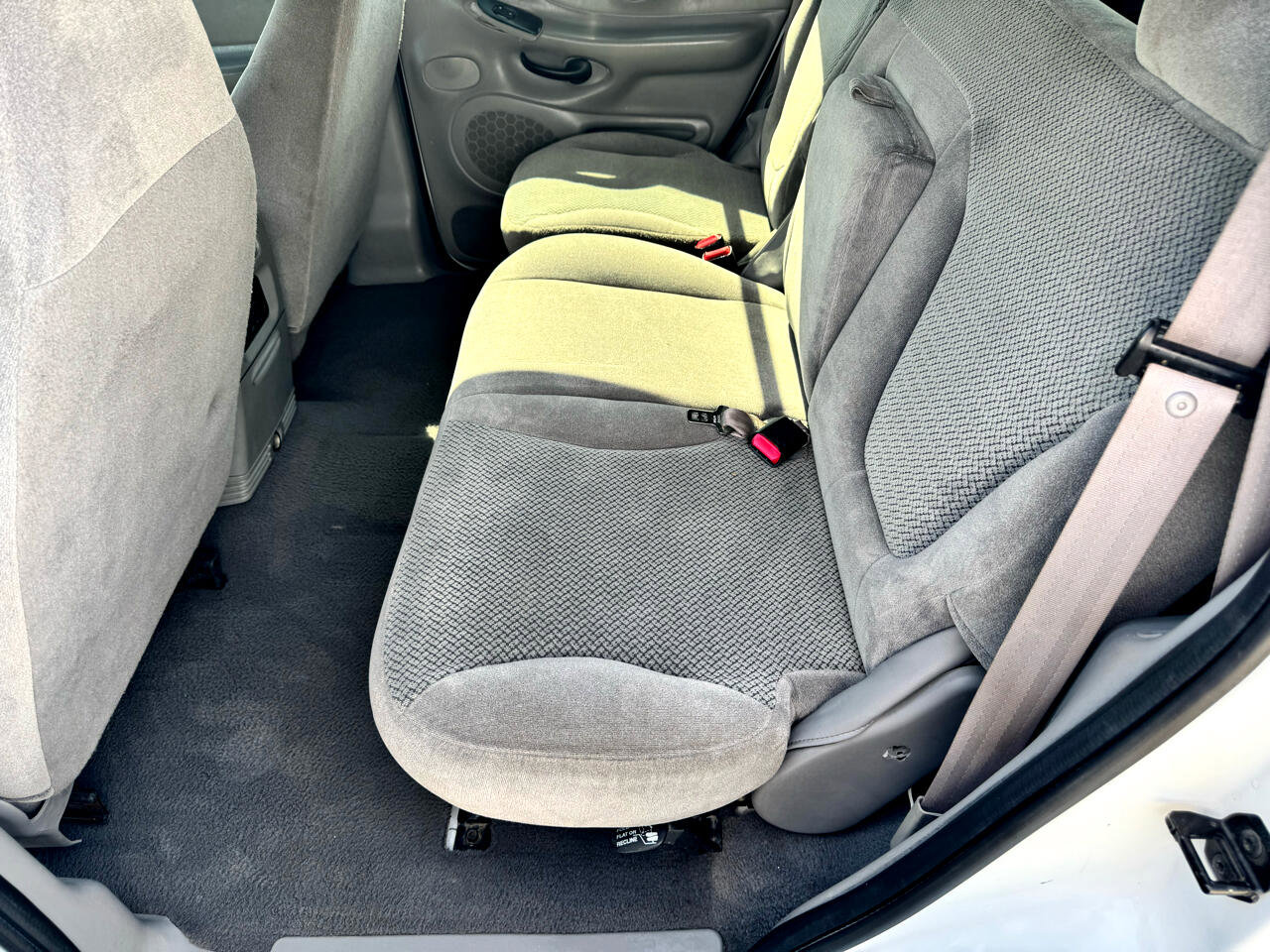 Used 2002 Ford Expedition XLT image 20