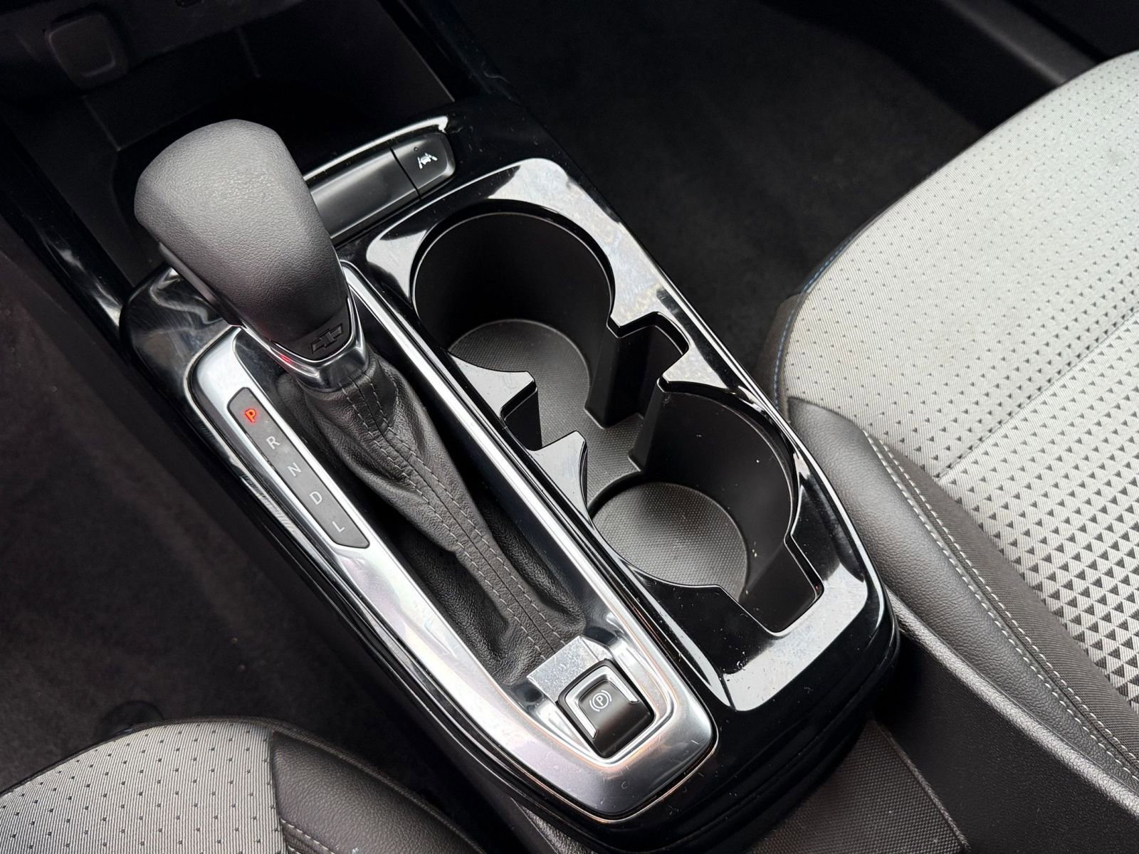 Used 2025 Chevrolet Trax LT image 39