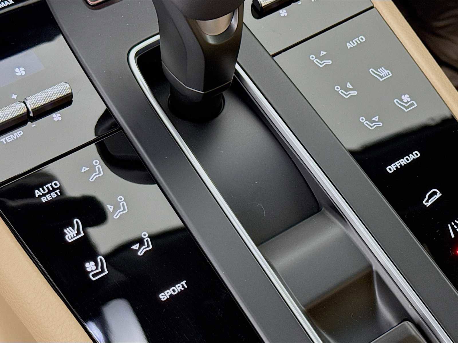 New 2026 Porsche Macan image 22