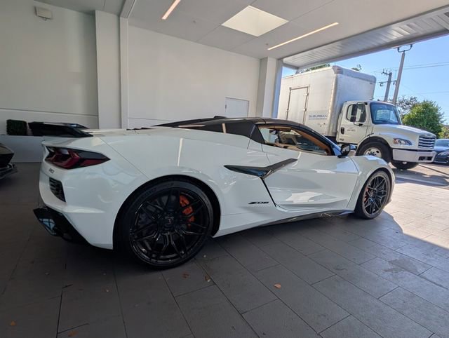 Used 2024 Chevrolet Corvette Z06 w/ Stealth Interior Trim Package image 11