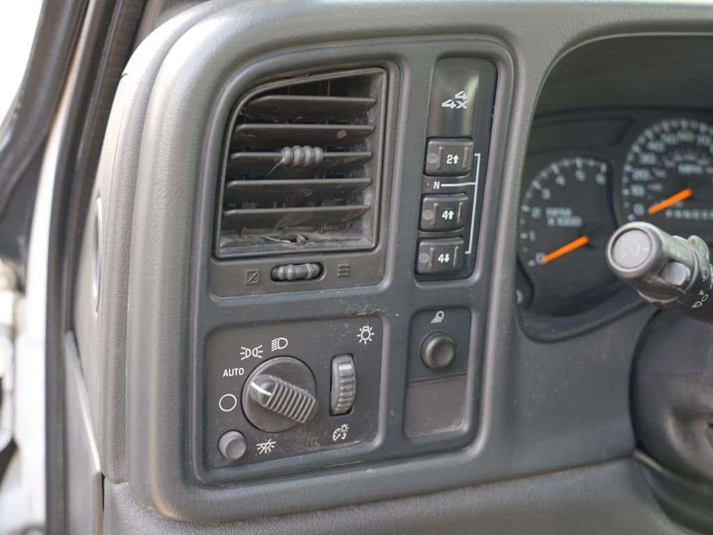 Used 2006 Chevrolet Silverado 2500 LT image 17
