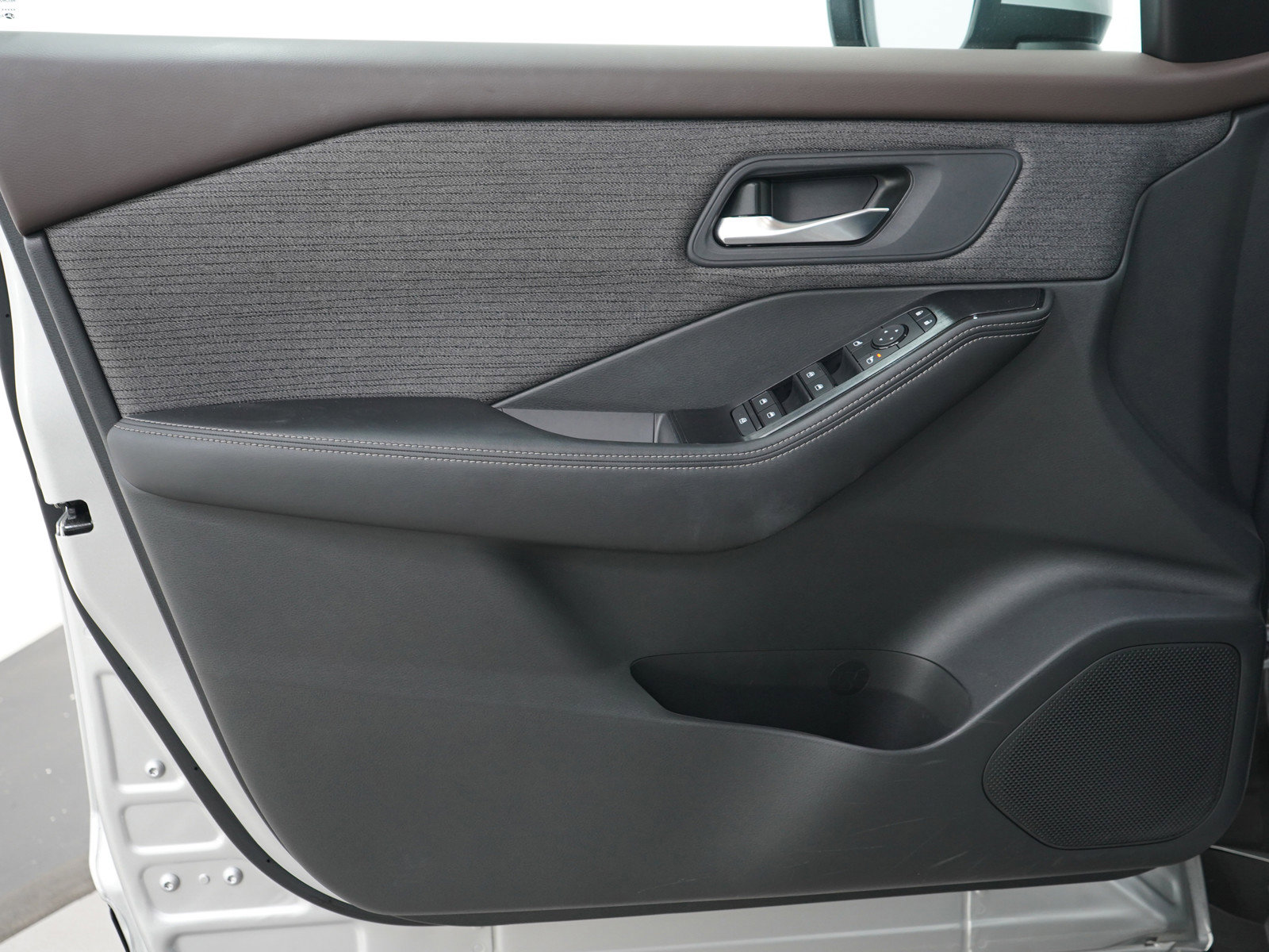 Used 2022 Nissan Rogue SV image 20