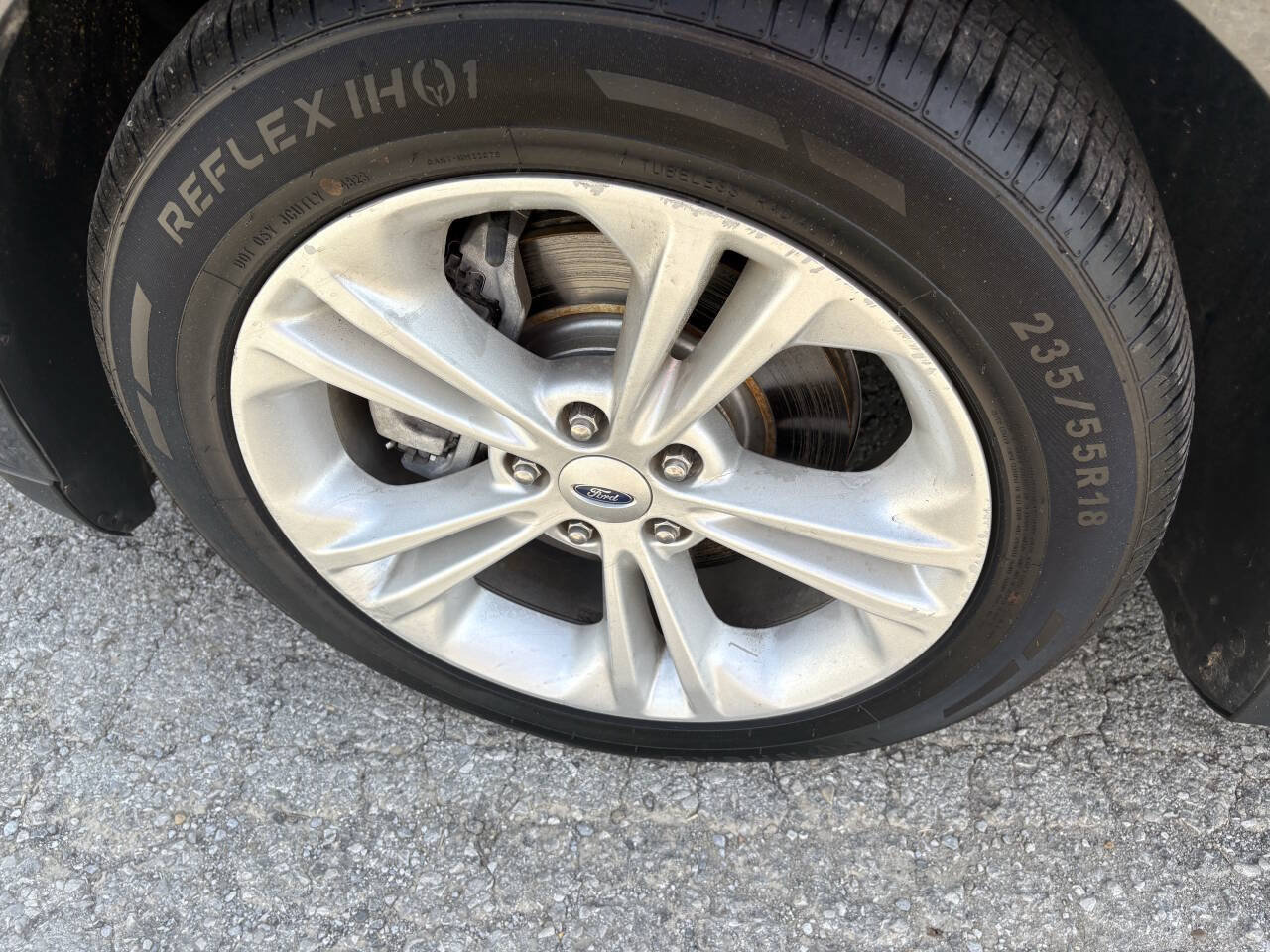 Used 2014 Ford Taurus SEL w/ Equipment Group 201A FWD image 12