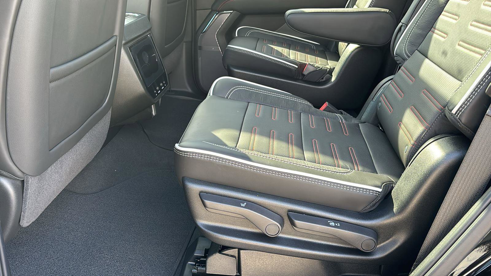 New 2026 GMC Yukon AT4 Ultimate image 16