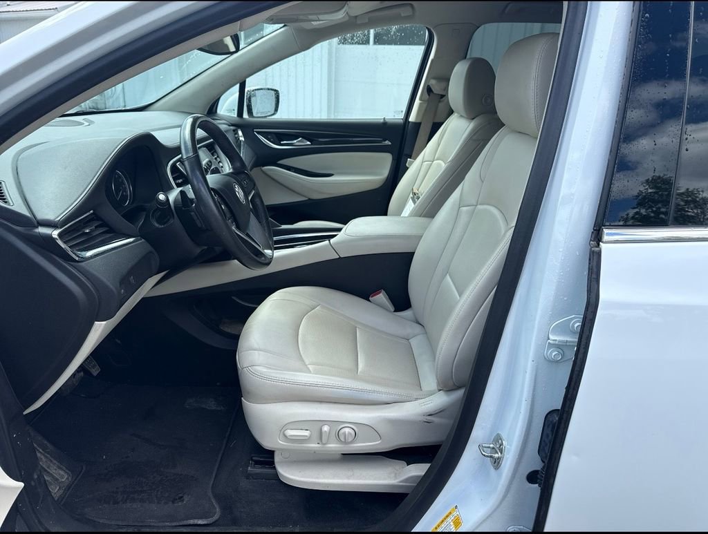Used 2023 Buick Enclave Essence AWD/4WD image 4