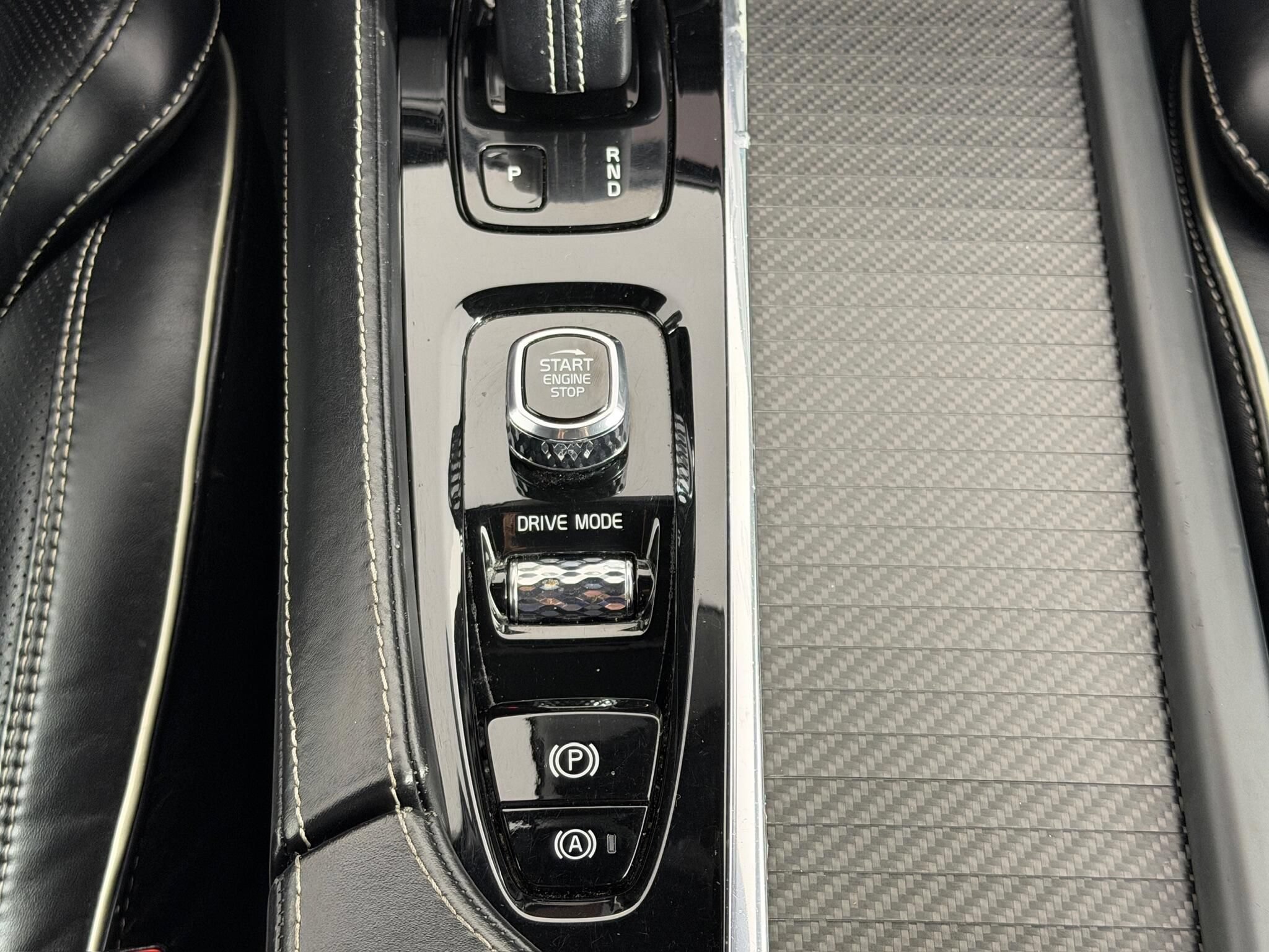 Used 2020 Volvo XC90 T8 R-Design w/ Protection Package AWD/4WD image 28