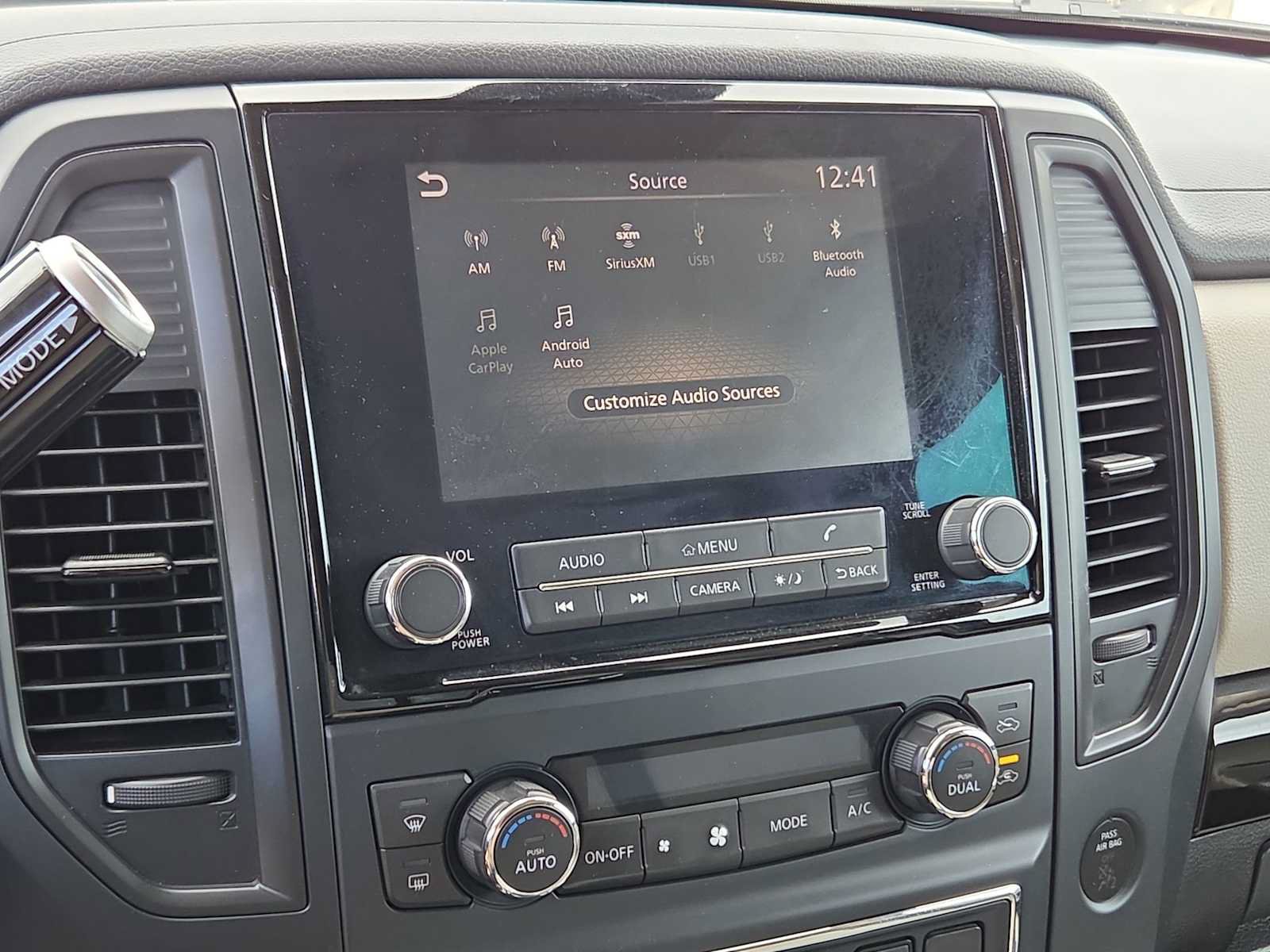 Used 2023 Nissan Titan SV w/ SV Convenience Package RWD image 24