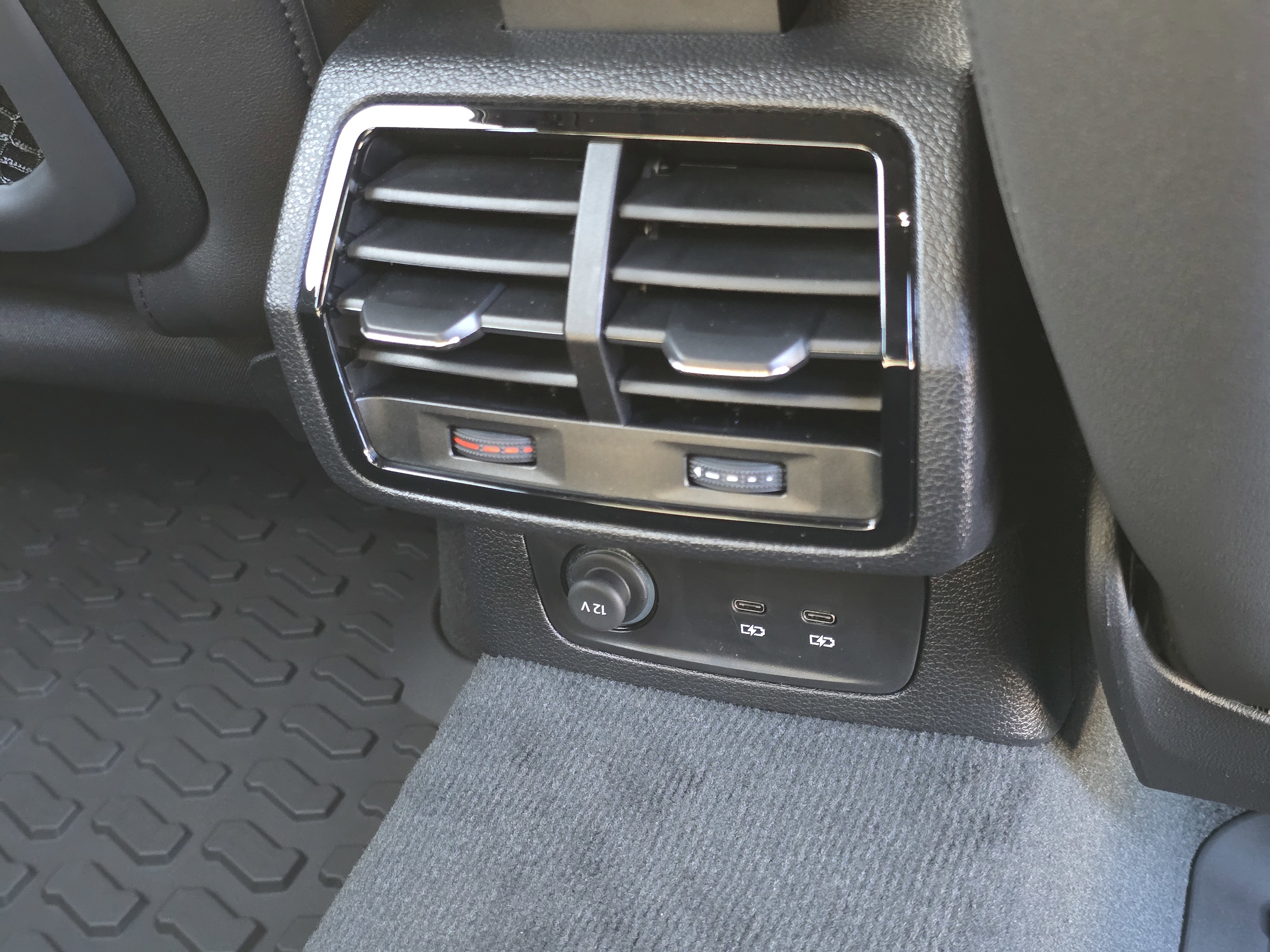 New 2025 Audi Q3 2.0T Premium image 30