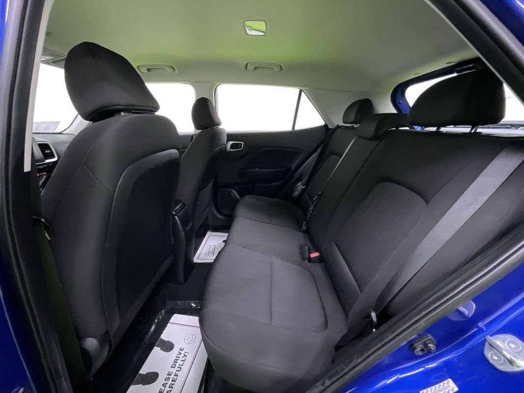 Used 2024 Hyundai Venue SE image 24