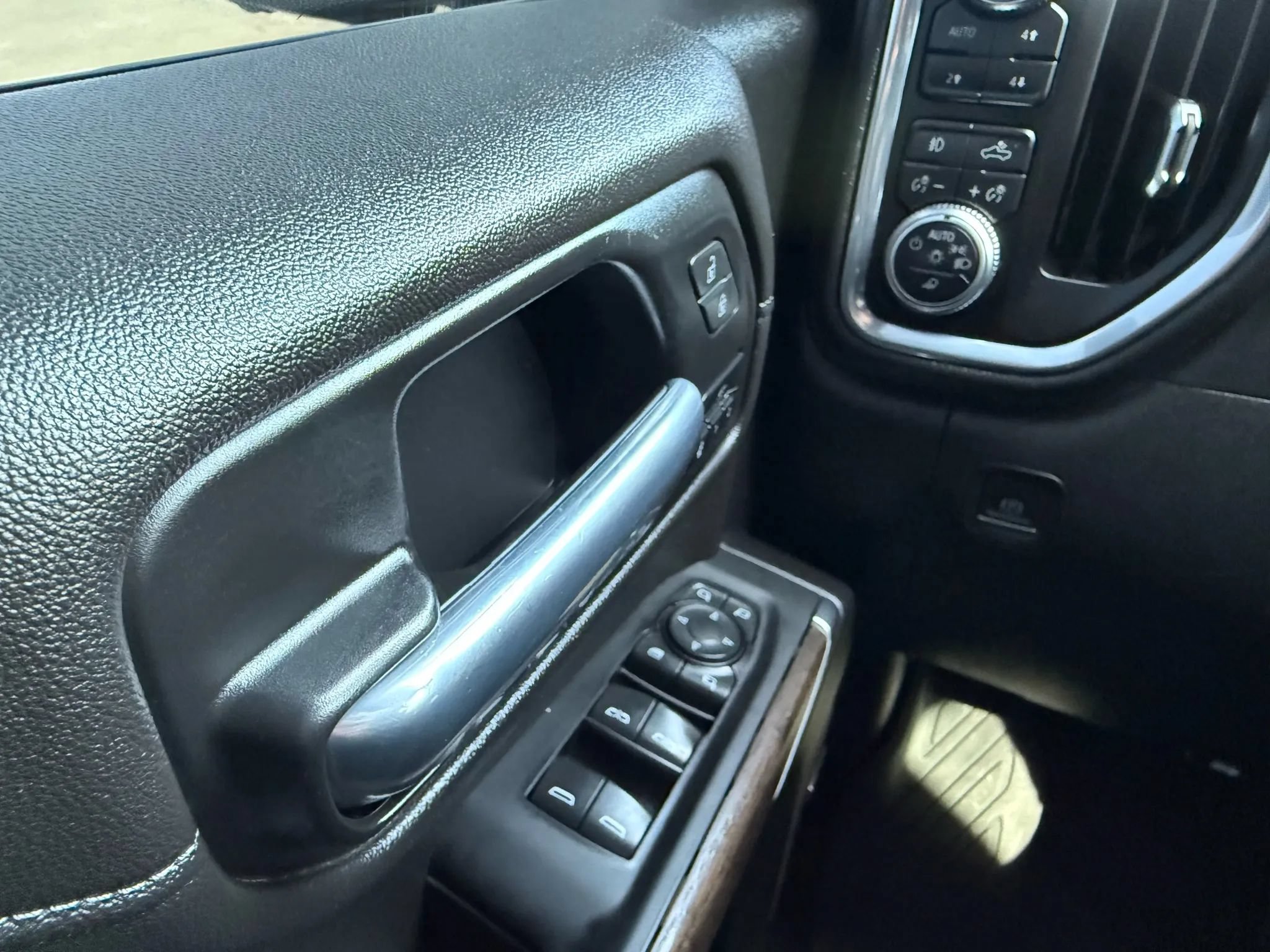Used 2021 GMC Sierra 1500 Denali w/ Denali Ultimate Package AWD/4WD image 24