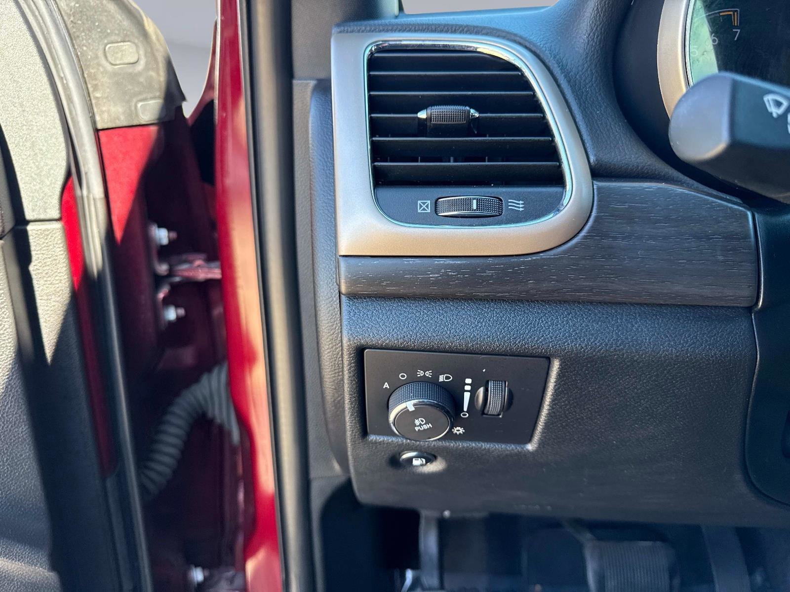 Used 2016 Jeep Grand Cherokee Laredo w/ Quick Order Package 23E image 32