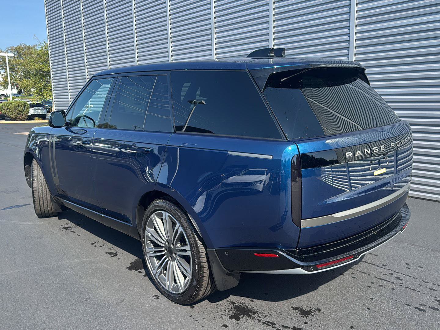 New 2026 Land Rover Range Rover SE AWD/4WD image 3
