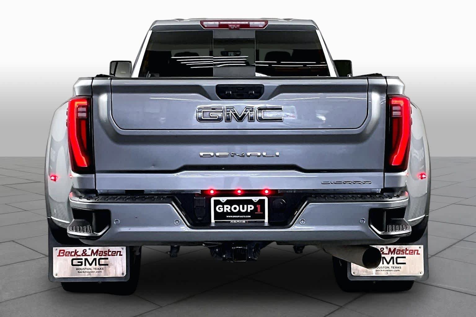 Used 2024 GMC Sierra 3500 Denali Ultimate AWD/4WD image 5