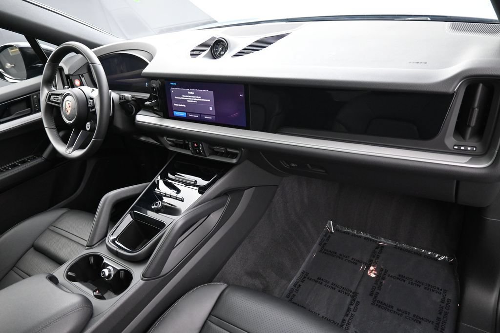 Certified 2025 Porsche Cayenne Coupe AWD/4WD image 29