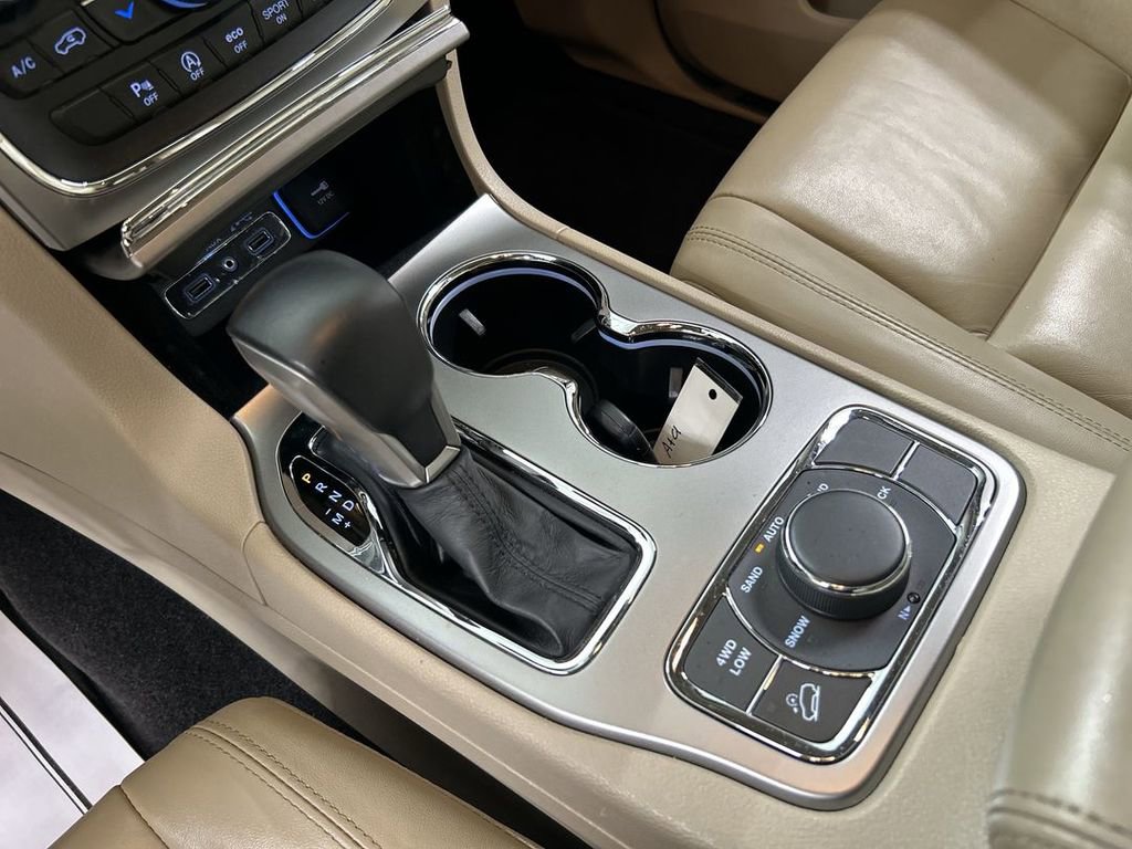Used 2018 Jeep Grand Cherokee Limited AWD/4WD image 18