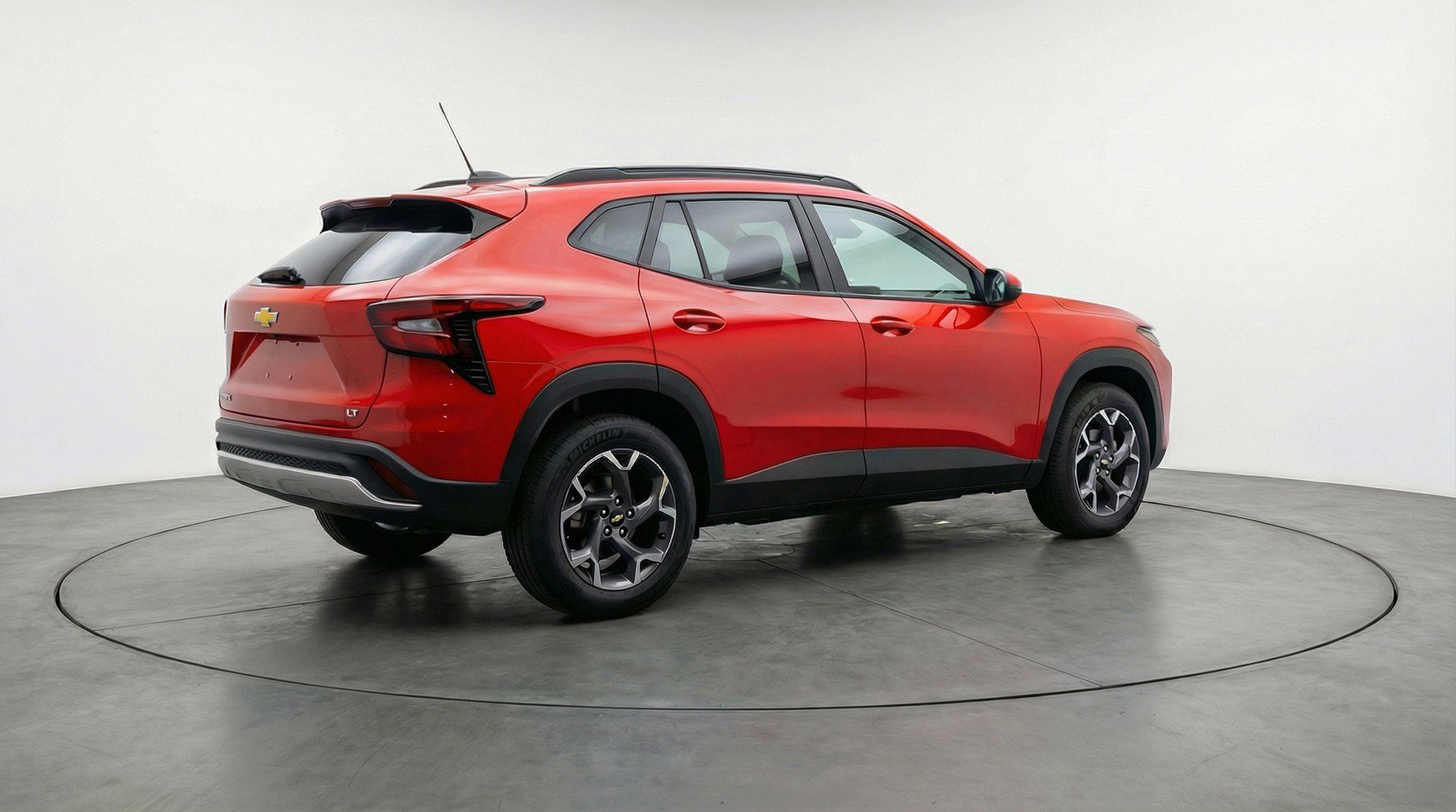 Used 2025 Chevrolet Trax LT image 9