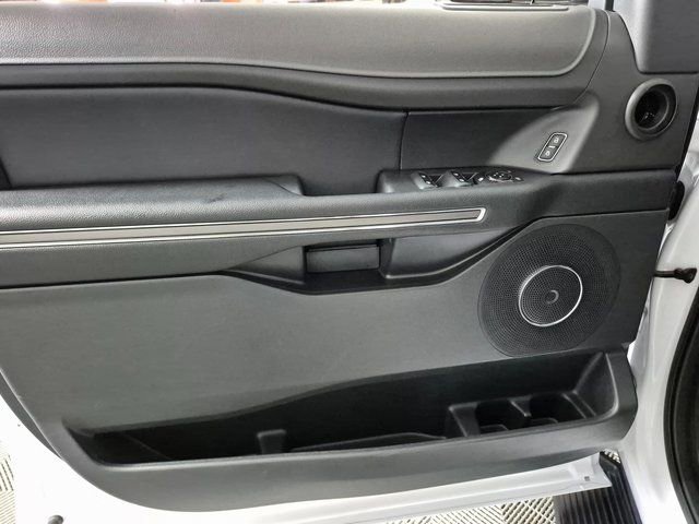 Used 2022 Ford Expedition XLT image 13