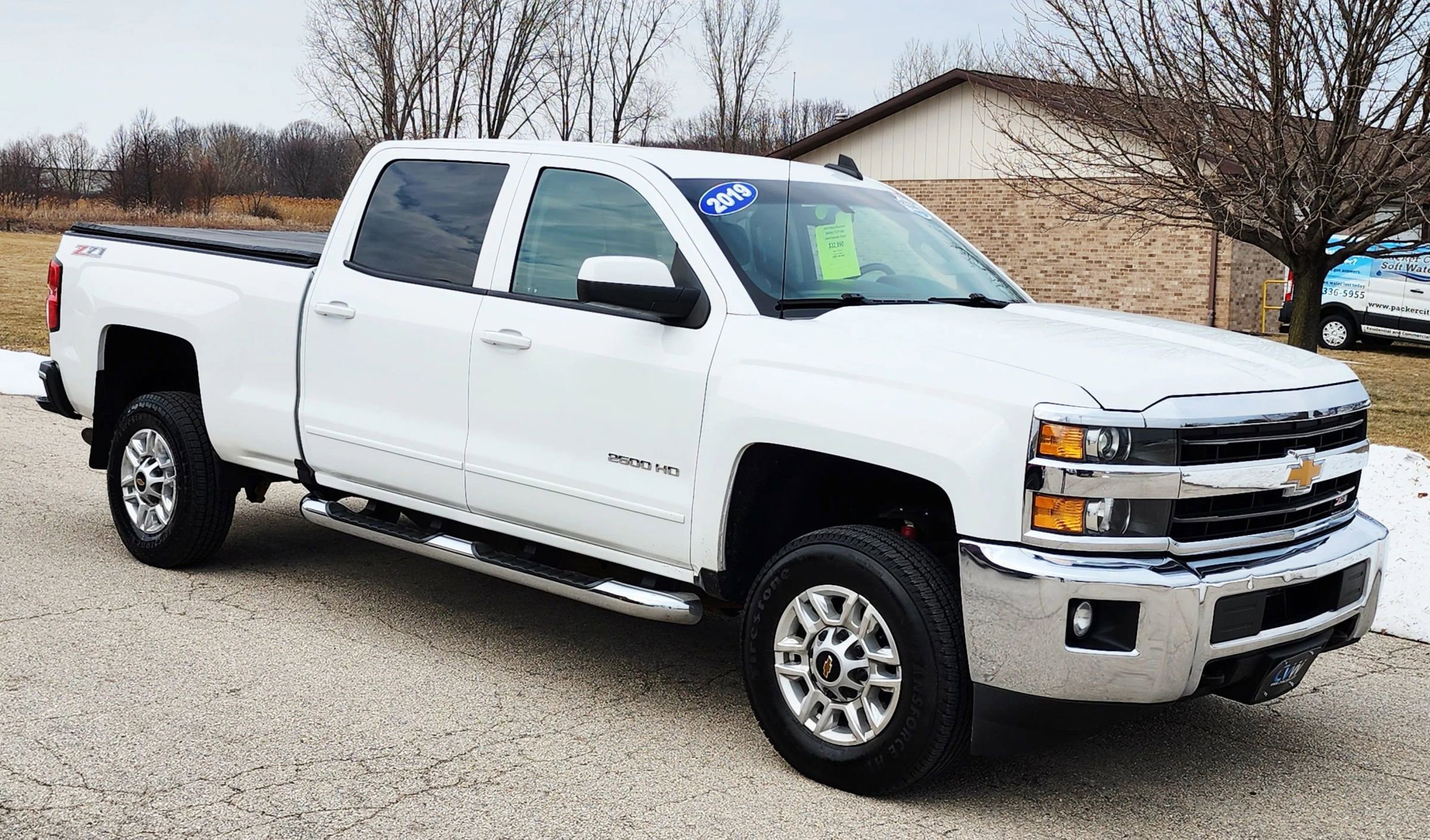 Used 2019 Chevrolet Silverado 2500 LT AWD/4WD image 2