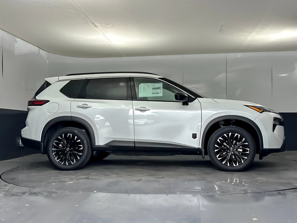 Used 2026 Nissan Rogue Dark Armor FWD image 2