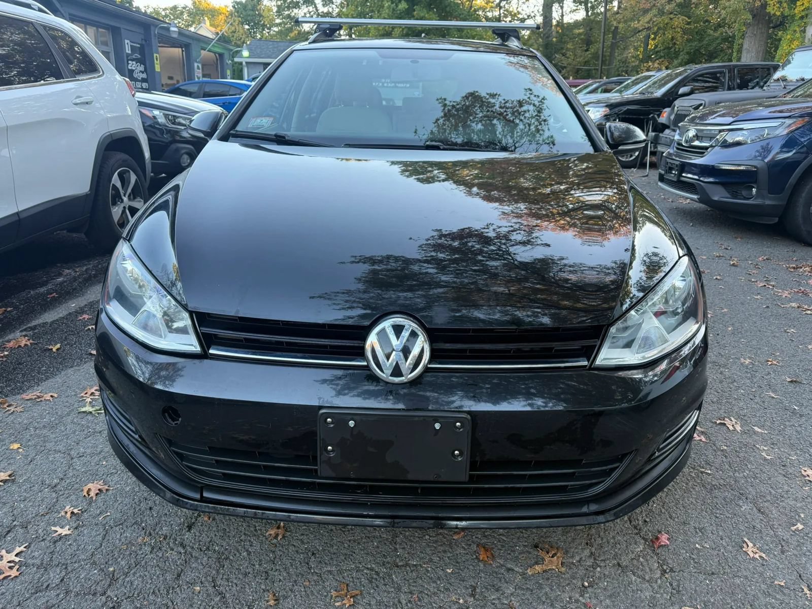 Used 2016 Volkswagen Golf S FWD image 2