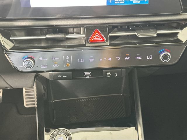 Used 2023 Kia Niro EX Touring FWD image 15