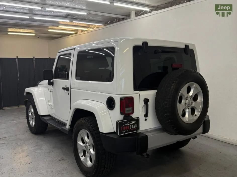 Used 2015 Jeep Wrangler Sahara w/ Connectivity Group AWD/4WD image 5