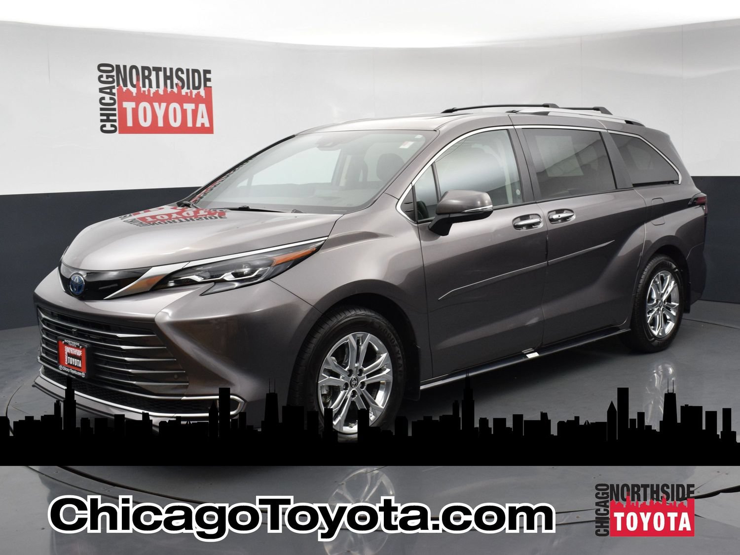 Used 2024 Toyota Sienna Platinum AWD/4WD image 1