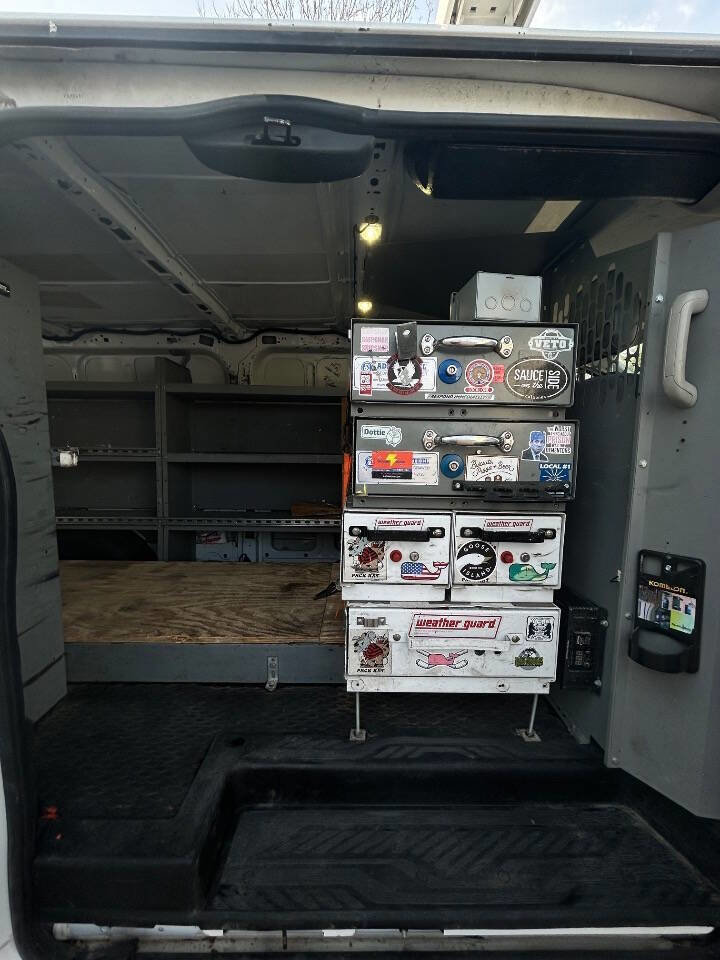 Used 2017 Ford Transit 350 148 Low Roof RWD image 10