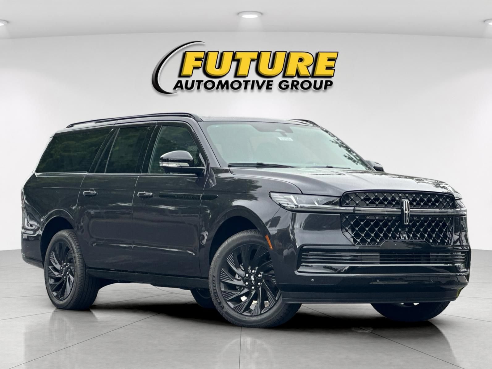 New 2026 Lincoln Navigator L Reserve w/ Jet Appearance Package AWD/4WD image 1
