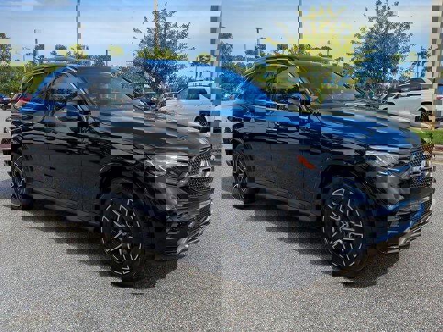 Used 2026 Mercedes-Benz GLC 300 image 2