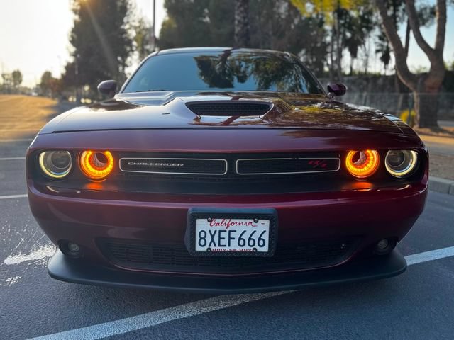 Used 2019 Dodge Challenger R/T w/ Driver Convenience Group RWD image 5