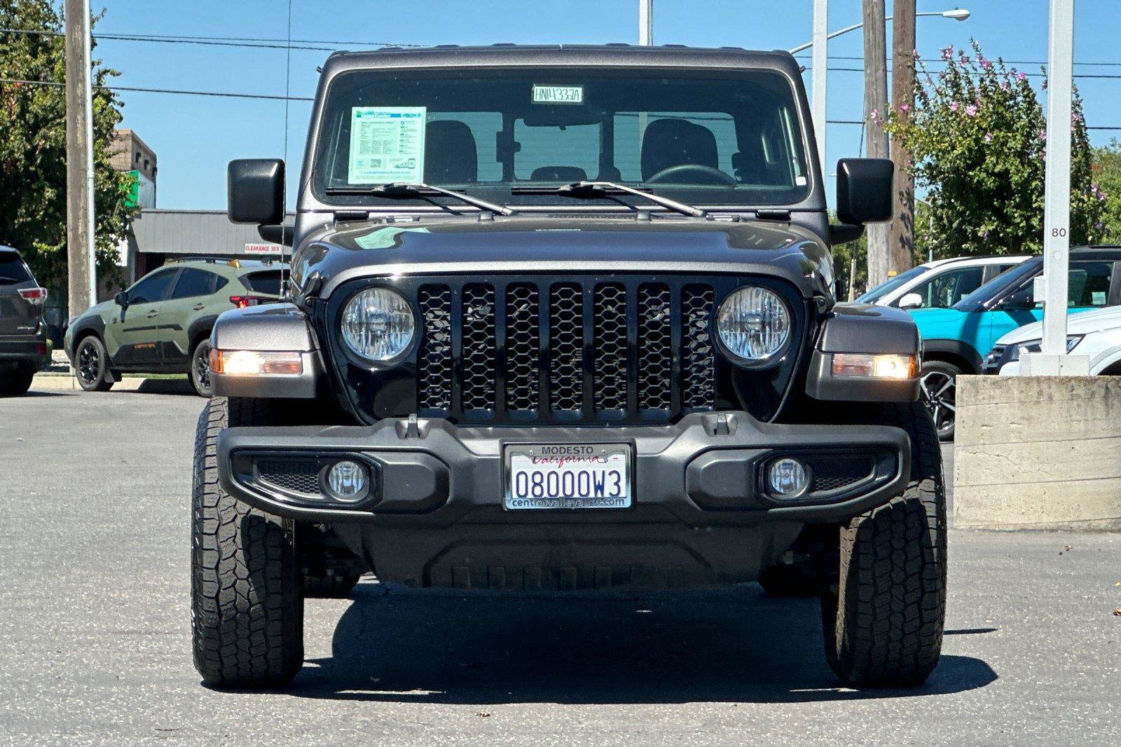 Used 2023 Jeep Gladiator Sport AWD/4WD image 8
