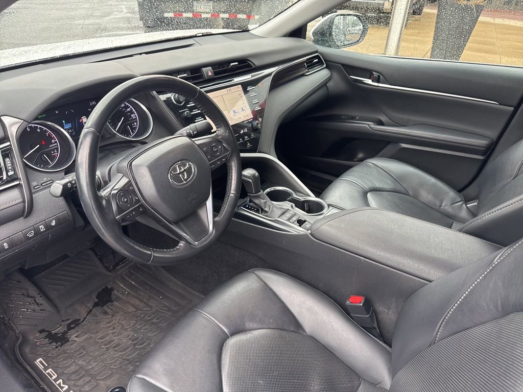 Used 2020 Toyota Camry XLE image 11