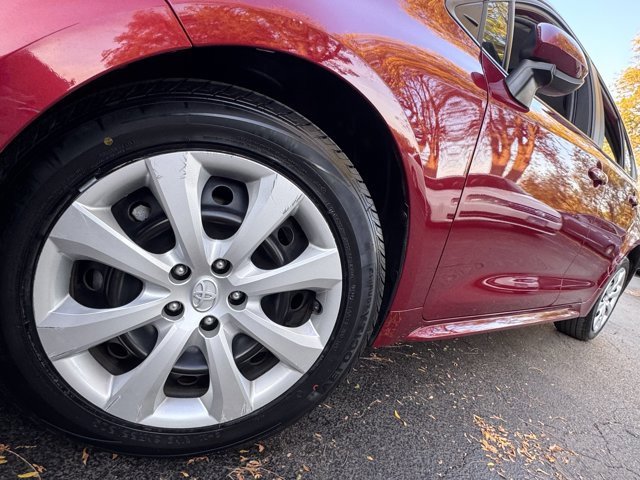Used 2024 Toyota Corolla LE image 9