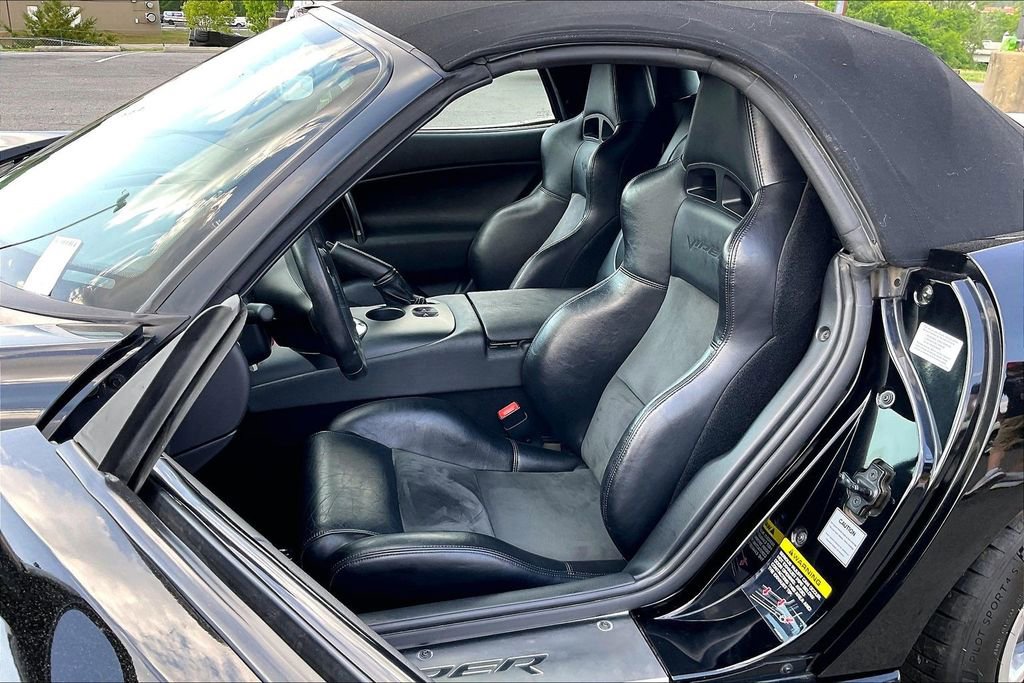 Used 2003 Dodge Viper SRT-10 RWD image 23