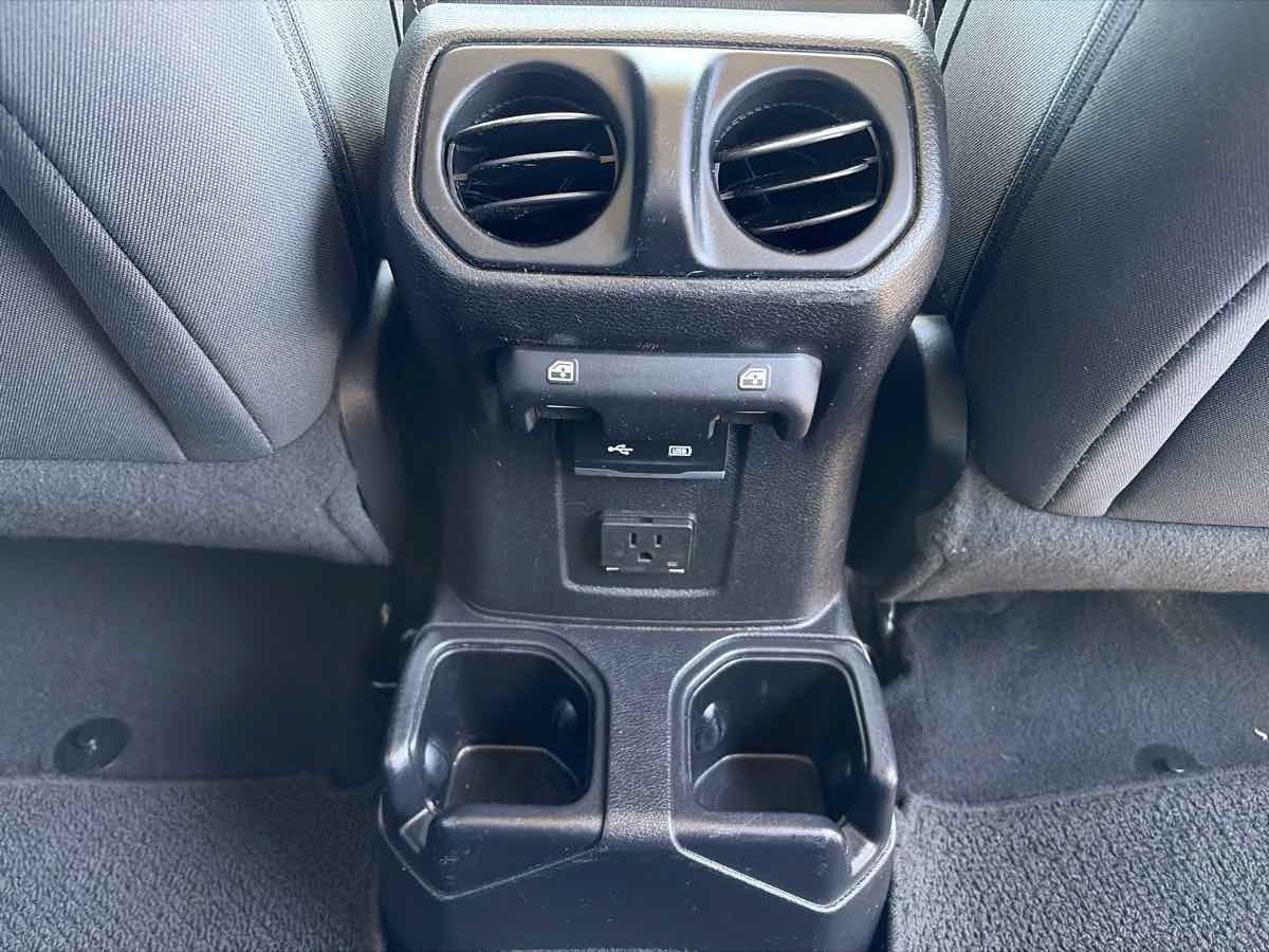 Used 2019 Jeep Wrangler Unlimited Sahara AWD/4WD image 24