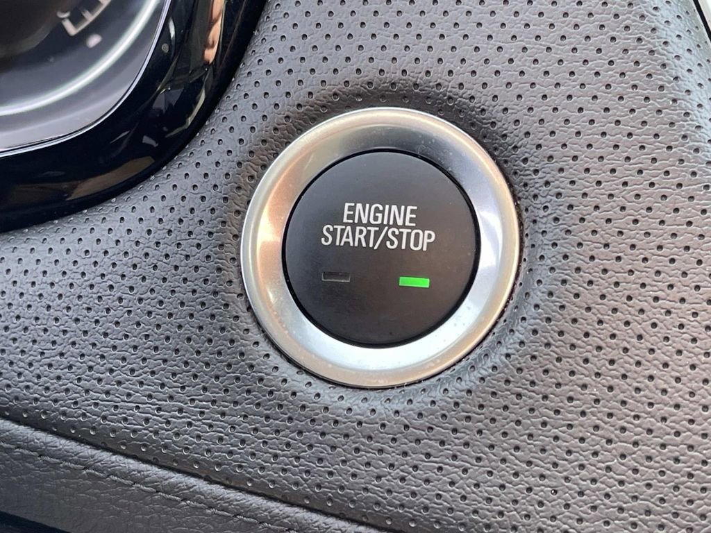 Certified 2025 Cadillac XT5 Premium Luxury image 37