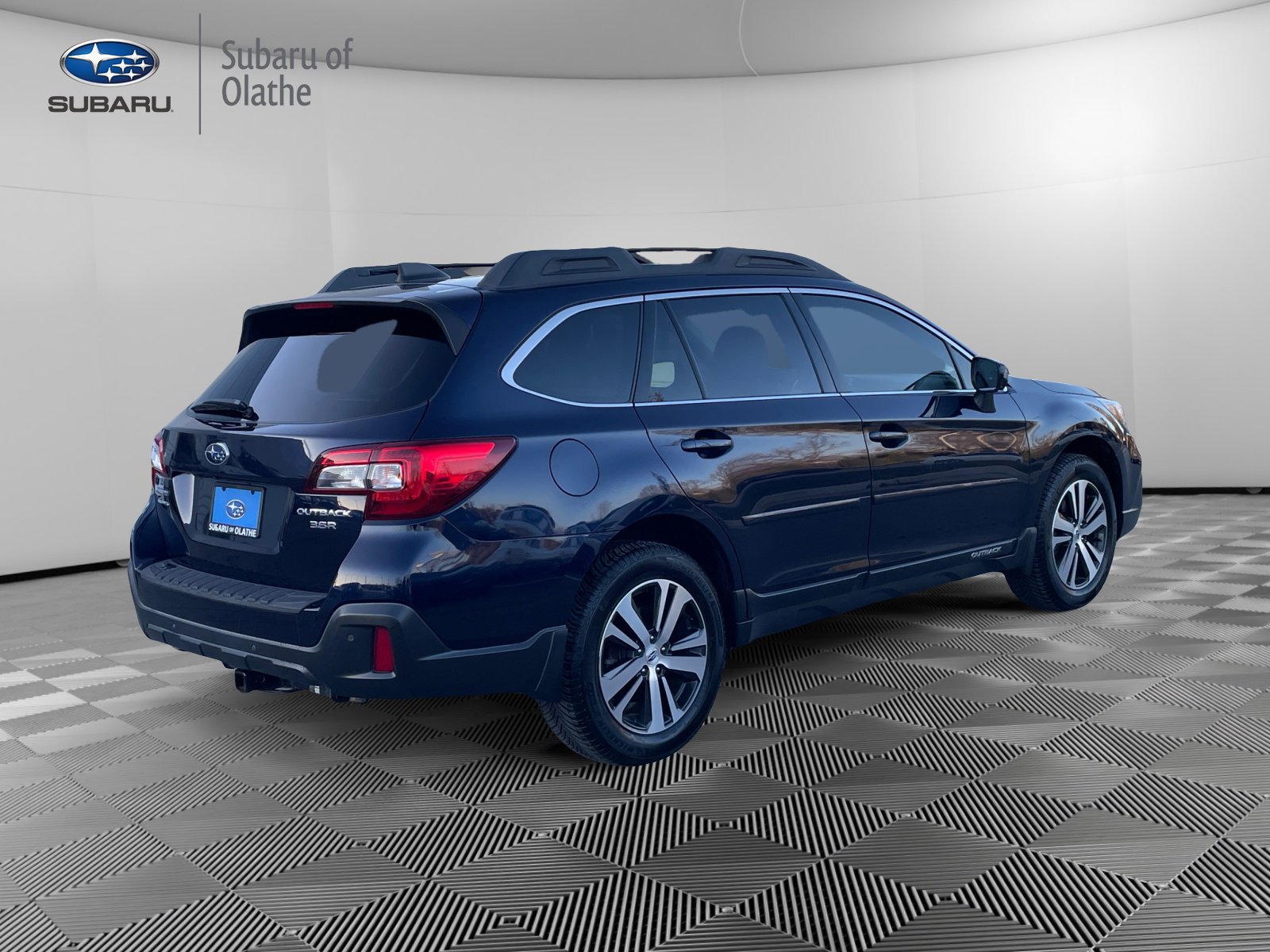 Used 2018 Subaru Outback 3.6R Limited image 11