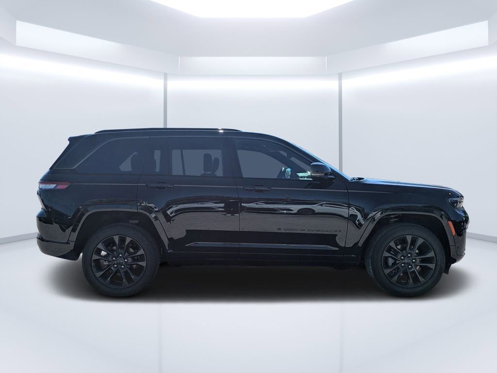 Used 2026 Jeep Grand Cherokee Limited image 3