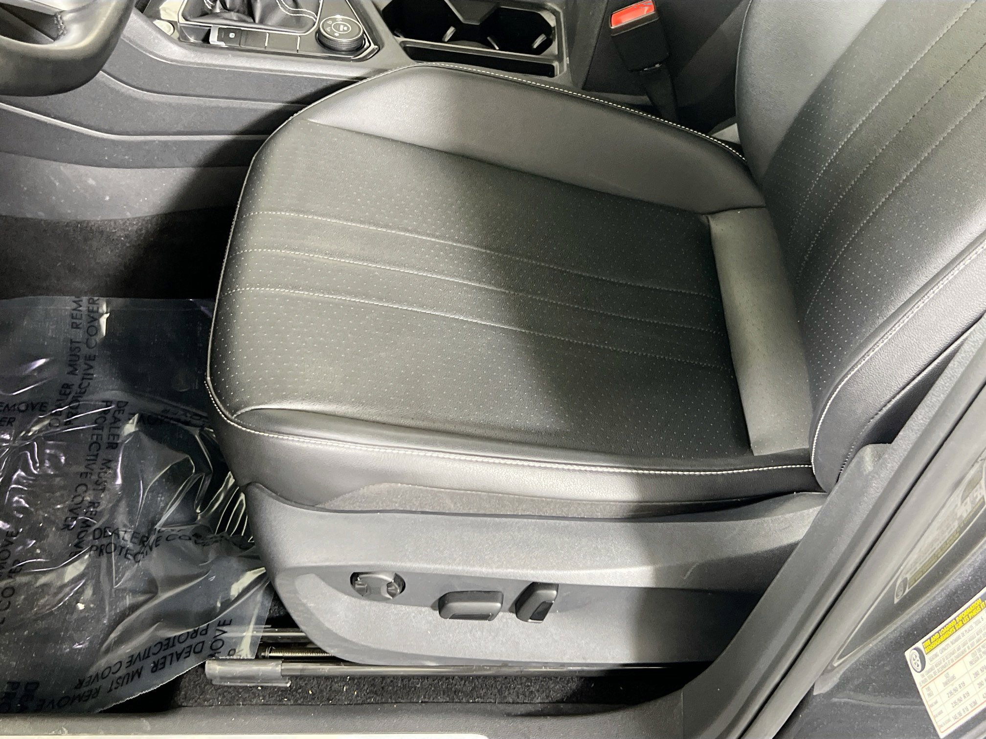 Used 2022 Volkswagen Tiguan SE R-Line image 18