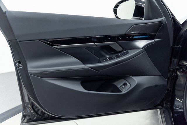 Certified 2025 BMW 530i image 11