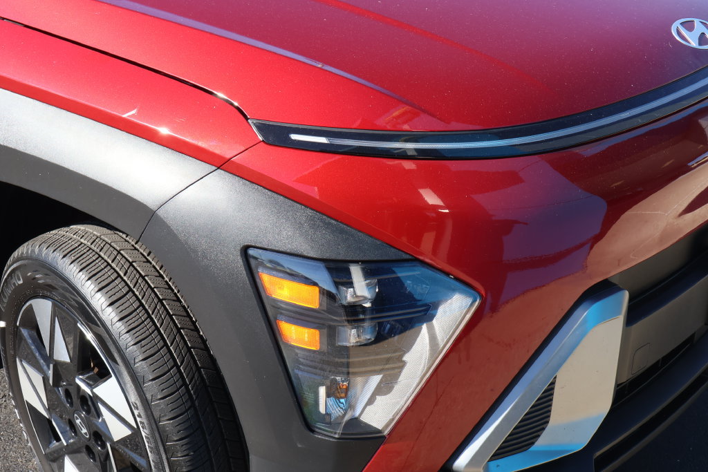 Used 2025 Hyundai Kona SEL AWD/4WD image 4