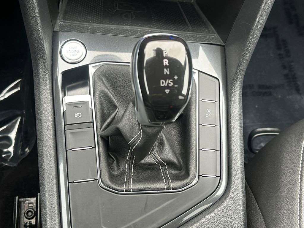 Used 2024 Volkswagen Tiguan SE image 16
