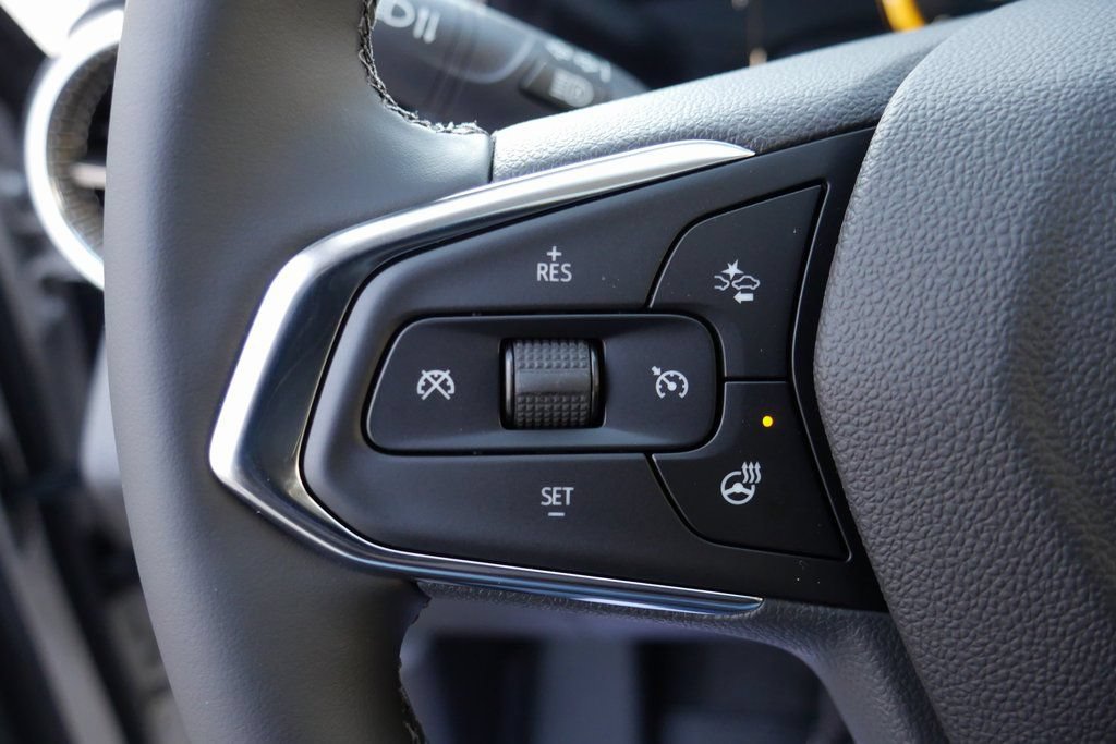 New 2026 Chevrolet Trax ACTIV w/ Sunroof Package FWD image 11