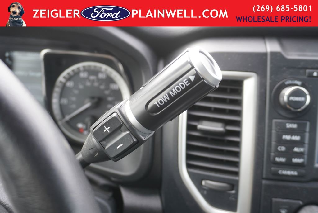 Used 2018 Nissan Titan SL w/ Midnight Edition image 25