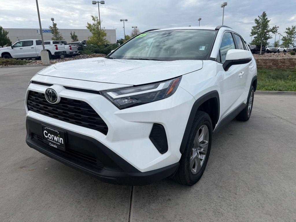 Used 2025 Toyota RAV4 XLE AWD/4WD image 3